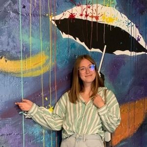 Meet your Posher, Madalyn